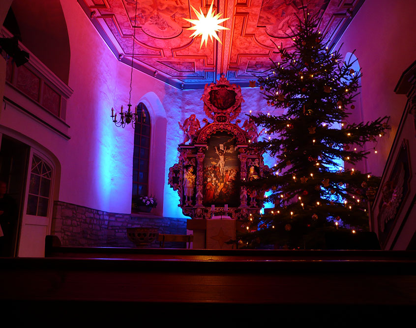 Weihnchtsbaum in der Kirche Pölzig